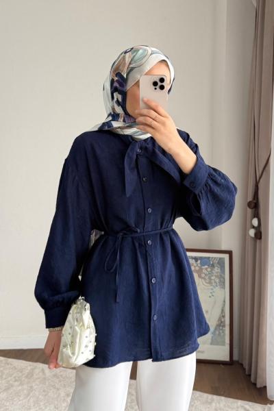 Batik Desenli Fiyonk Yaka Gömlek