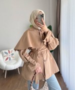 Pelerin Detaylı Ara Boy Trenç Camel