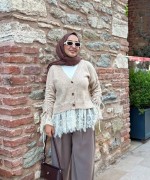 Kolları Büzgülü Dantel Detaylı Hırka Bej