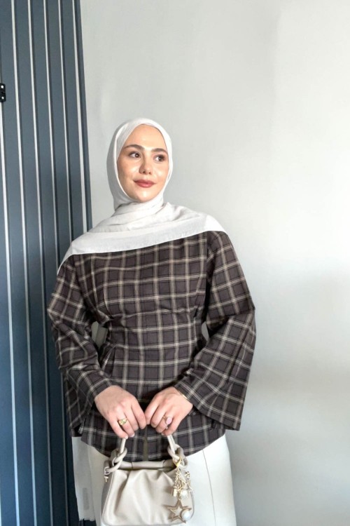 Mina  Yırtmaçlı Ekose Bluz Camel